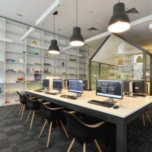 Trần văn phòng công ty - 005