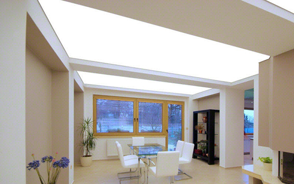 Lắp đặt tấm trần xuyên sáng PVC thẩm mỹ cho căn hộ