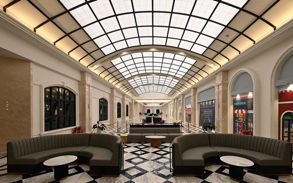 Thi công trần xuyên sáng sang trọng, thẩm mỹ